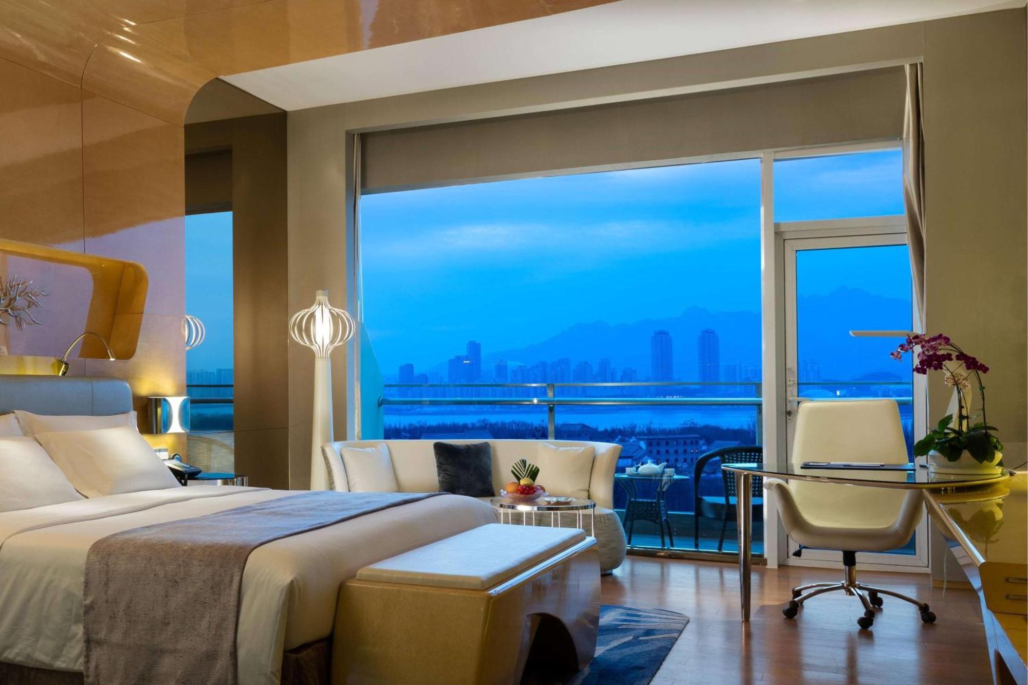 Hotel Wyndham Grand Qingdao Zewnętrze zdjęcie